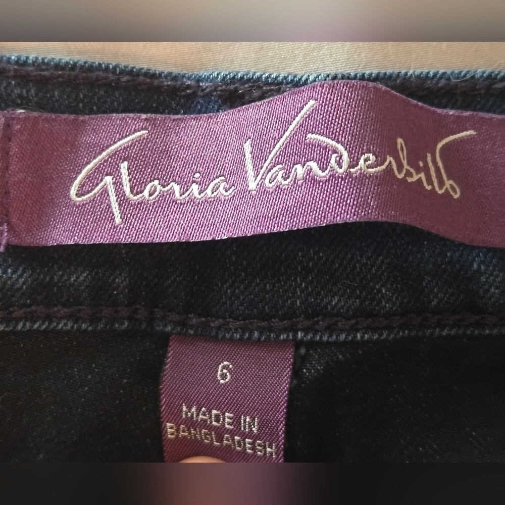 NWOT, Gloria Vanderbilt, Women's Amanda Capris, Size: 6, Color: Navy Park City - Picture 9 of 10